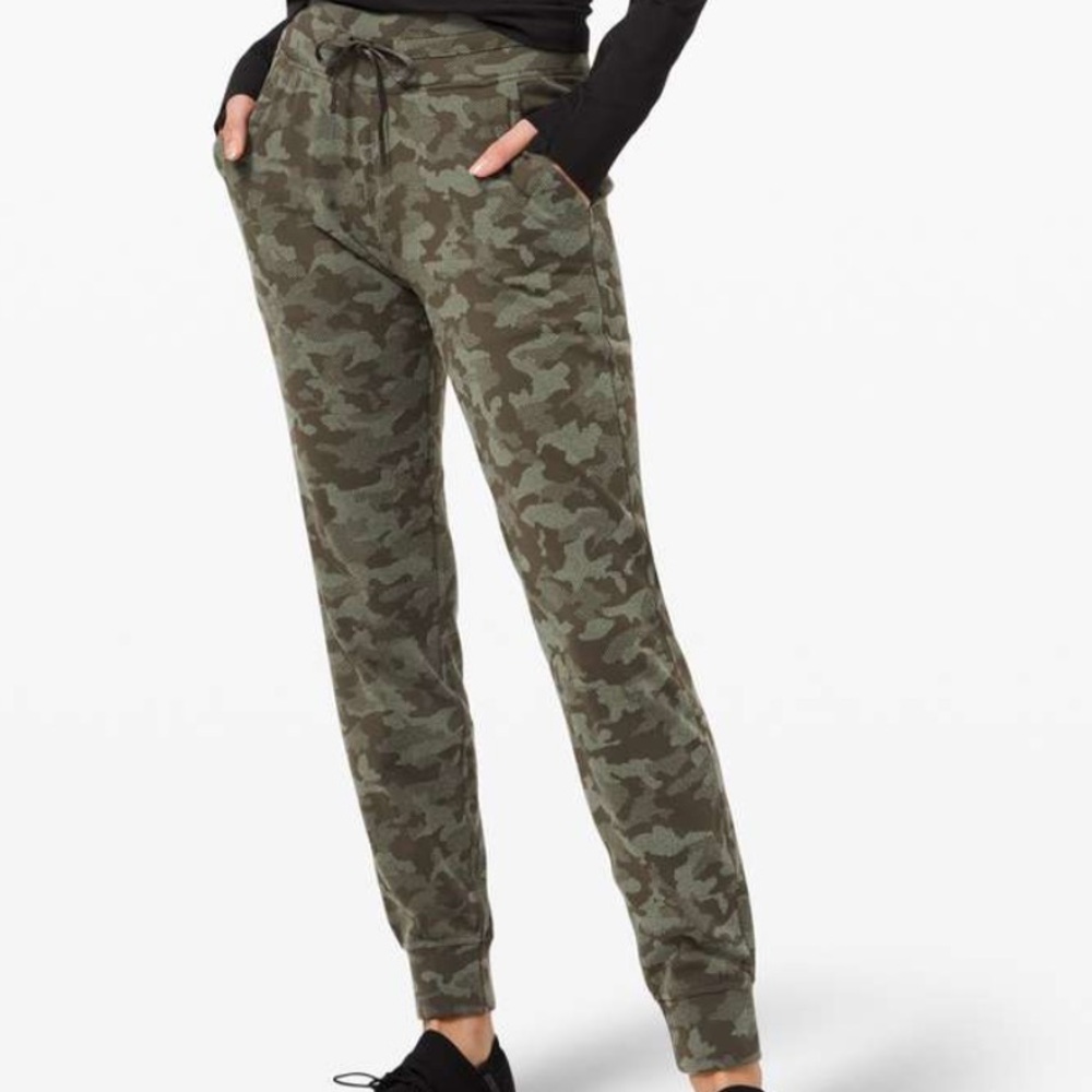 Lululemon Ready to Rulu Joggers Women’s Camo Green Size 4